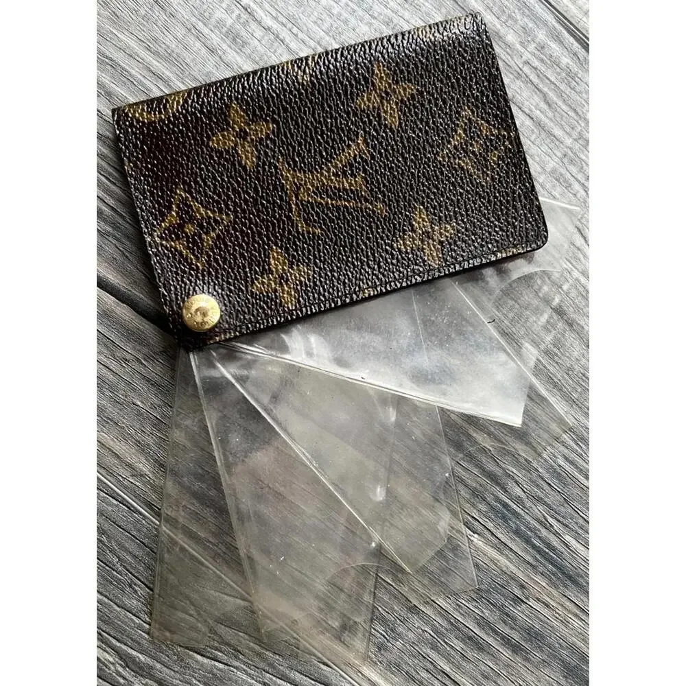 LOUIS VUITTON Monogram Canvas Card Holder